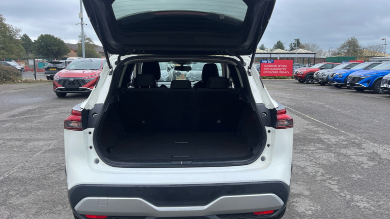 Nissan Qashqai 1.3 DiG-T MH N-Connecta 5dr Petrol Hatchback